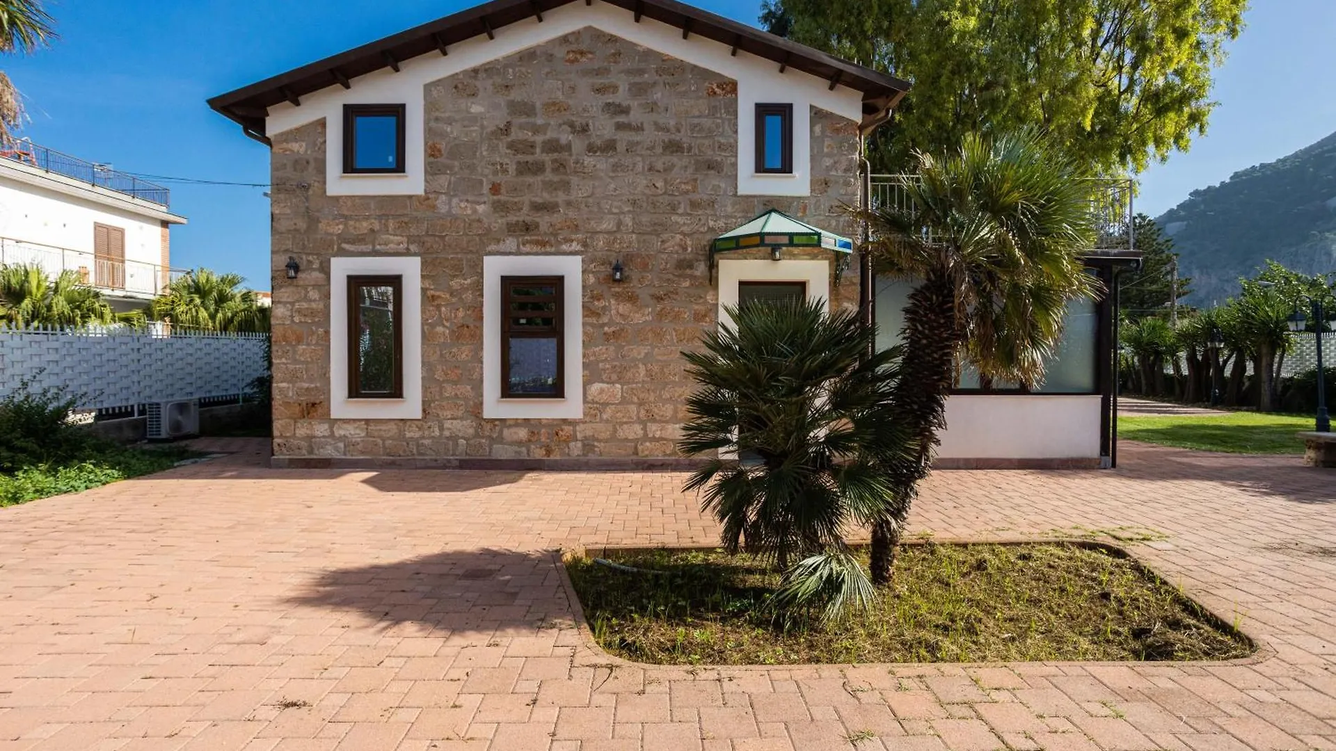 Luxury Villa Era Palermo